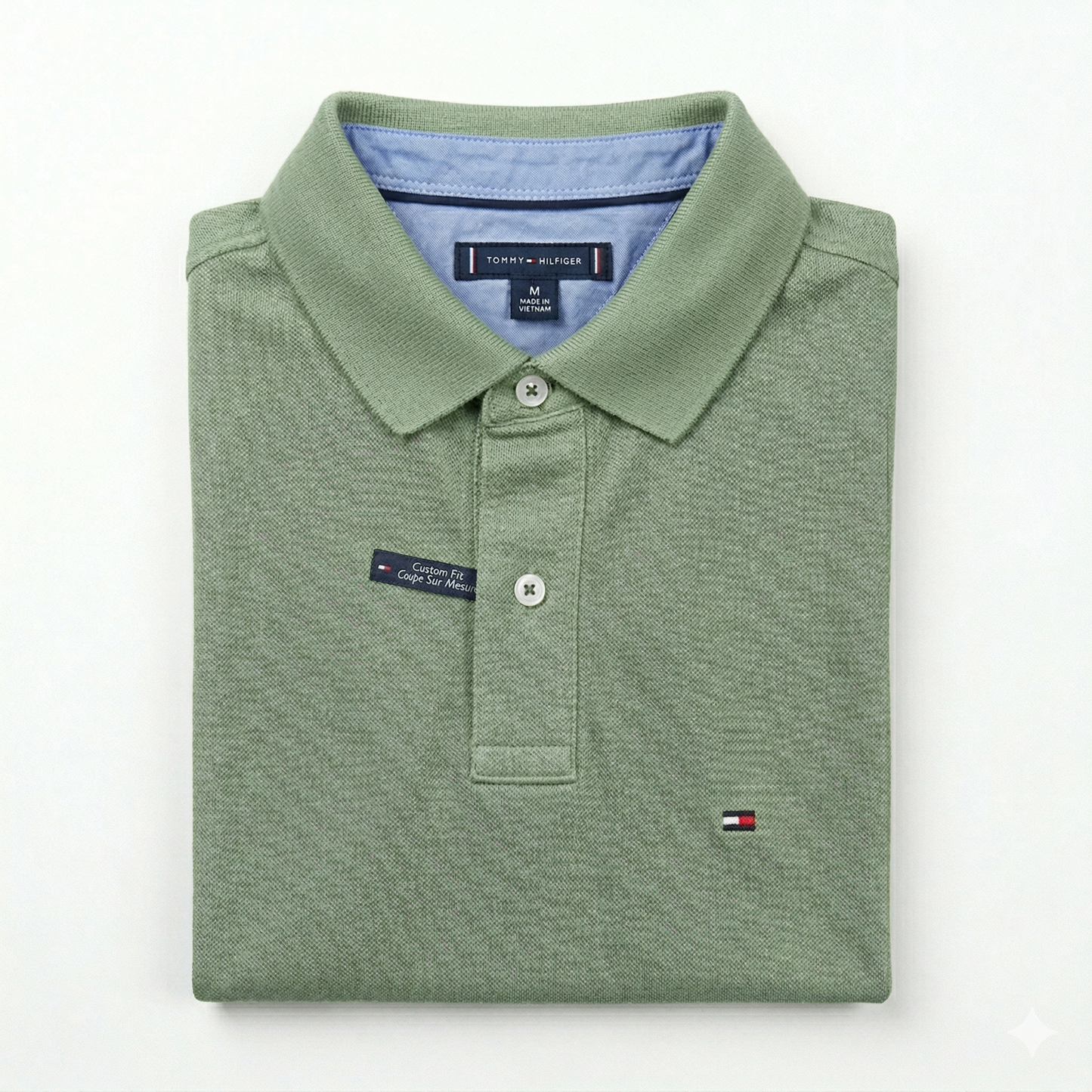 REMERA ESTILO POLO - VERDE MILITAR - LOGO TRADICIONAL TH