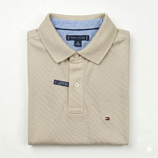 REMERA ESTILO POLO - BEIGE - LOGO TRADICIONAL TH